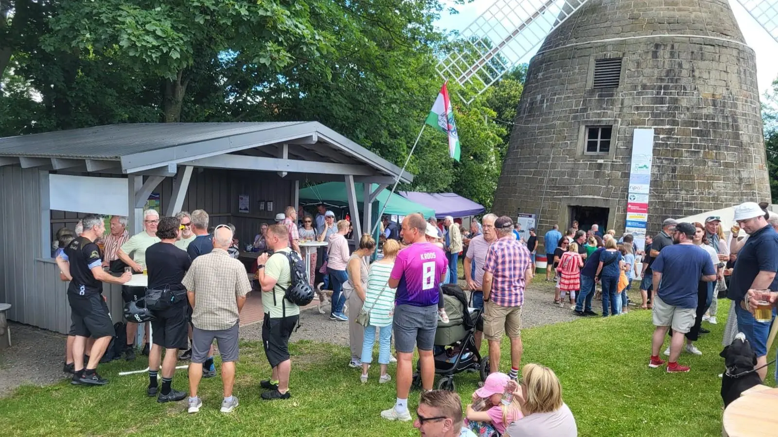 Eine besondere Form der Begegnung ermöglicht das traditionelle Fest. (Foto: privat)