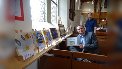 Die Ausstellung zur Bilder-Bibel ist in der Kirche zu sehen (Foto: bb)