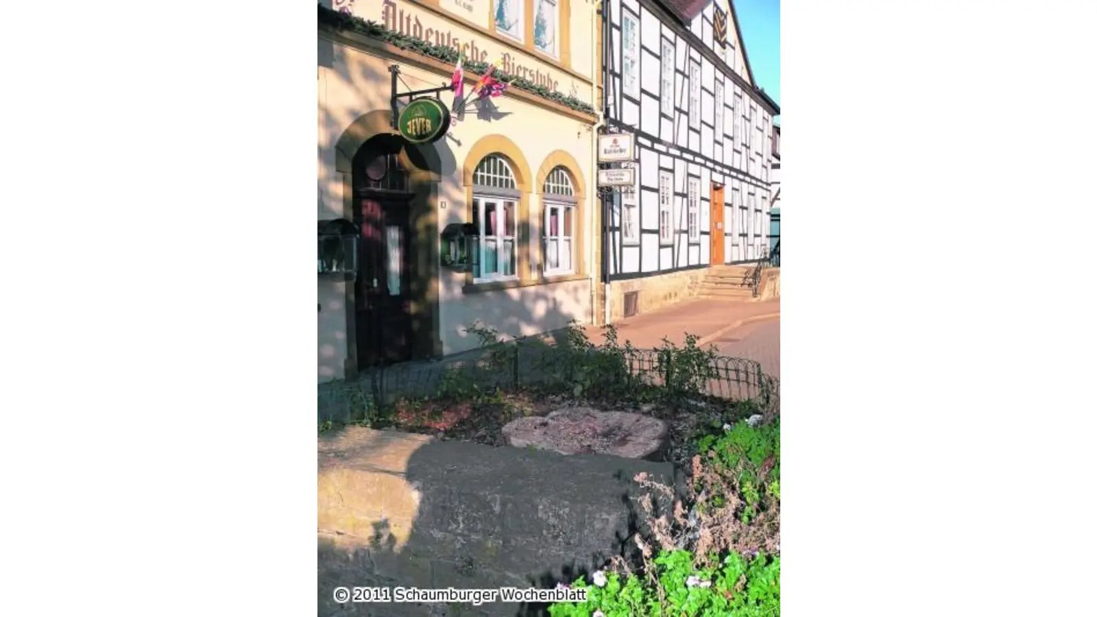 Ein Baum fällt in der Marktstraße (Foto: al)