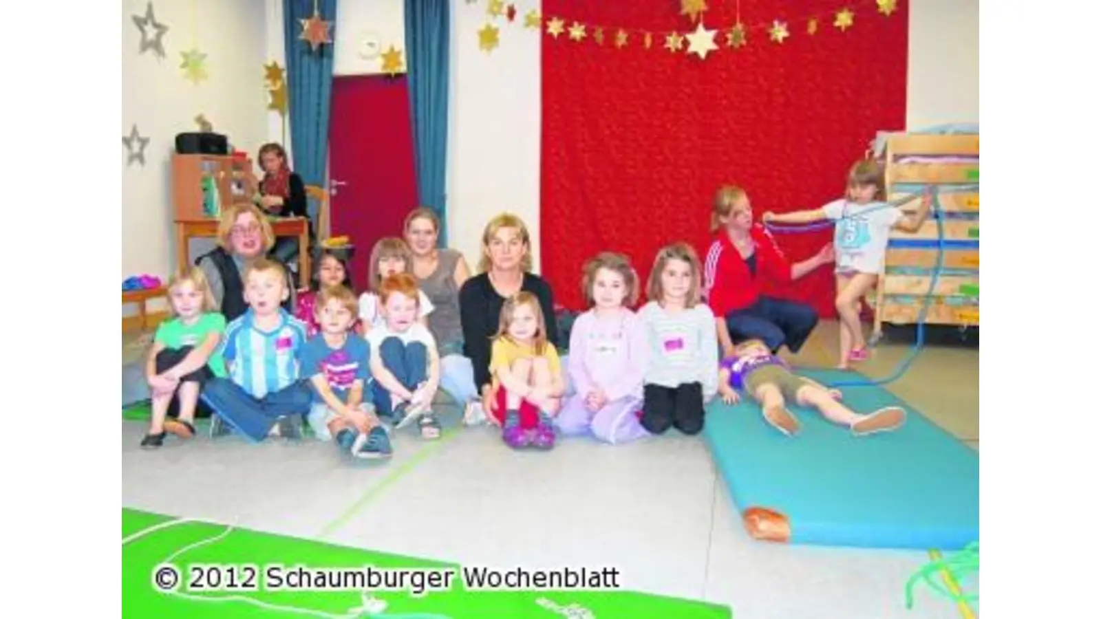 Eine Spende für den Kindergarten (Foto: red)