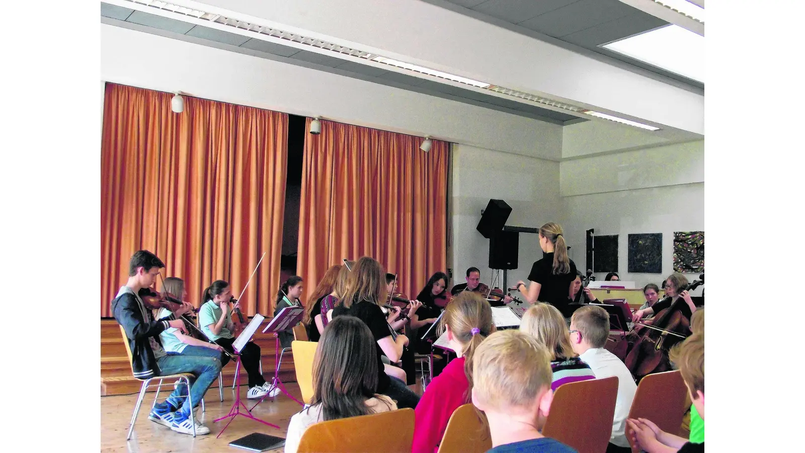 Streichgruppen zeigen sich in der Grundschule (Foto: gr)