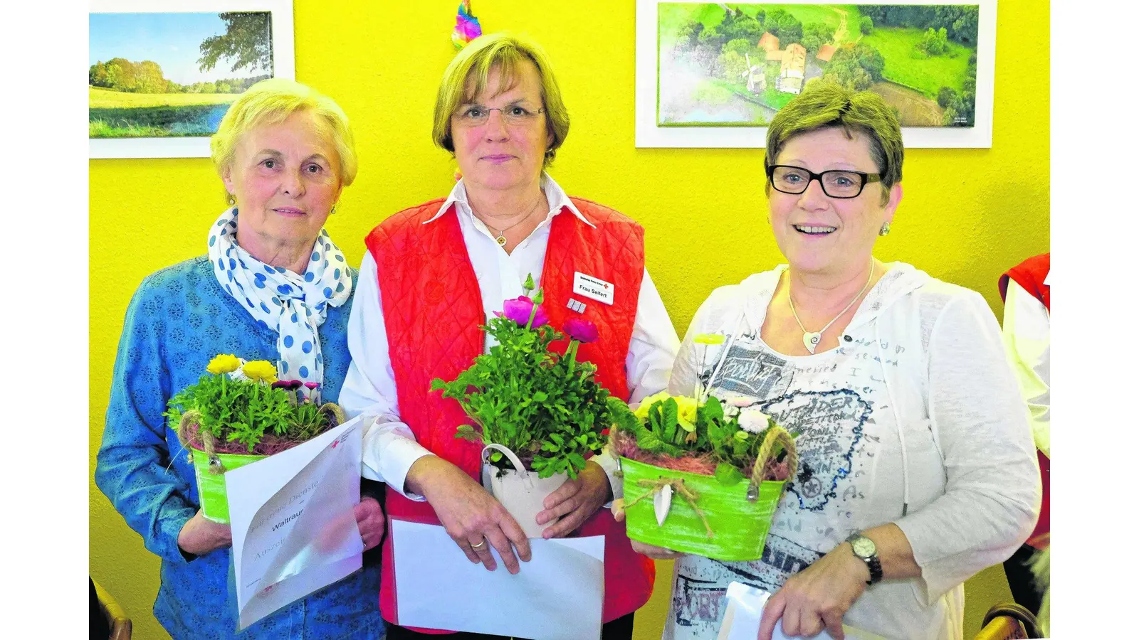 Rotkreuzler machen anstatt nur zu reden (Foto: jl)