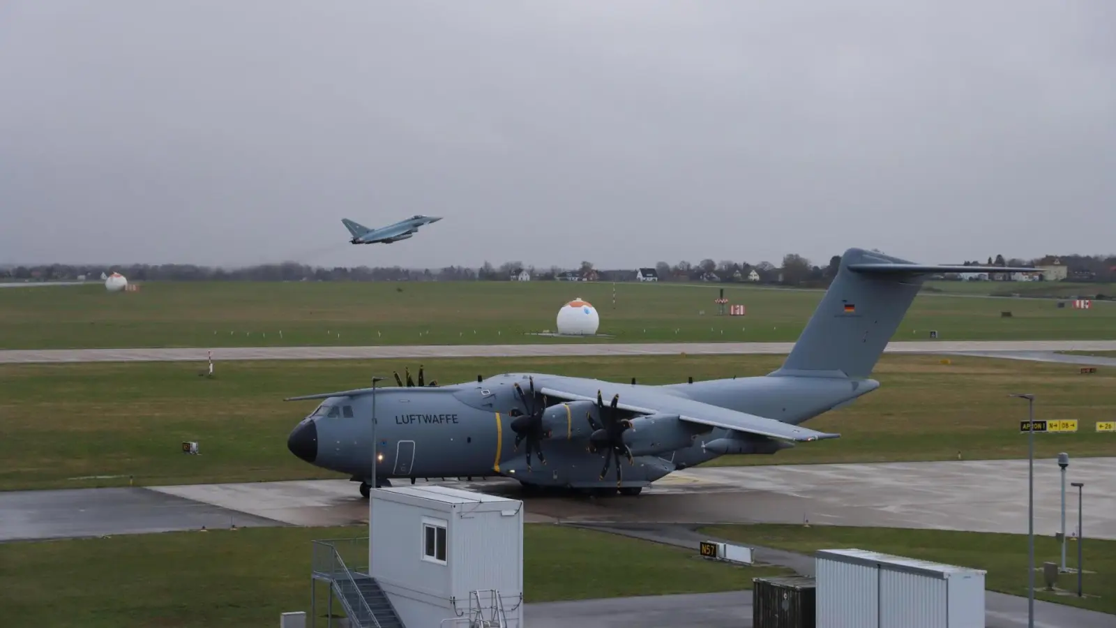 Beim Start: Eurofighter haben den Fliegerhorst in ihre Übung mit einbezogen.  (Foto: LTG 62)