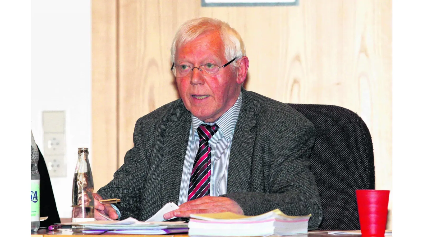 Diskussion über Bewegungsbecken und Kopfsteinpflaster (Foto: bb)