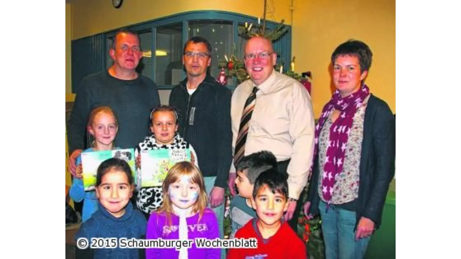 Volksbank-Spende für den Kauf von Legosteinen (Foto: bt)