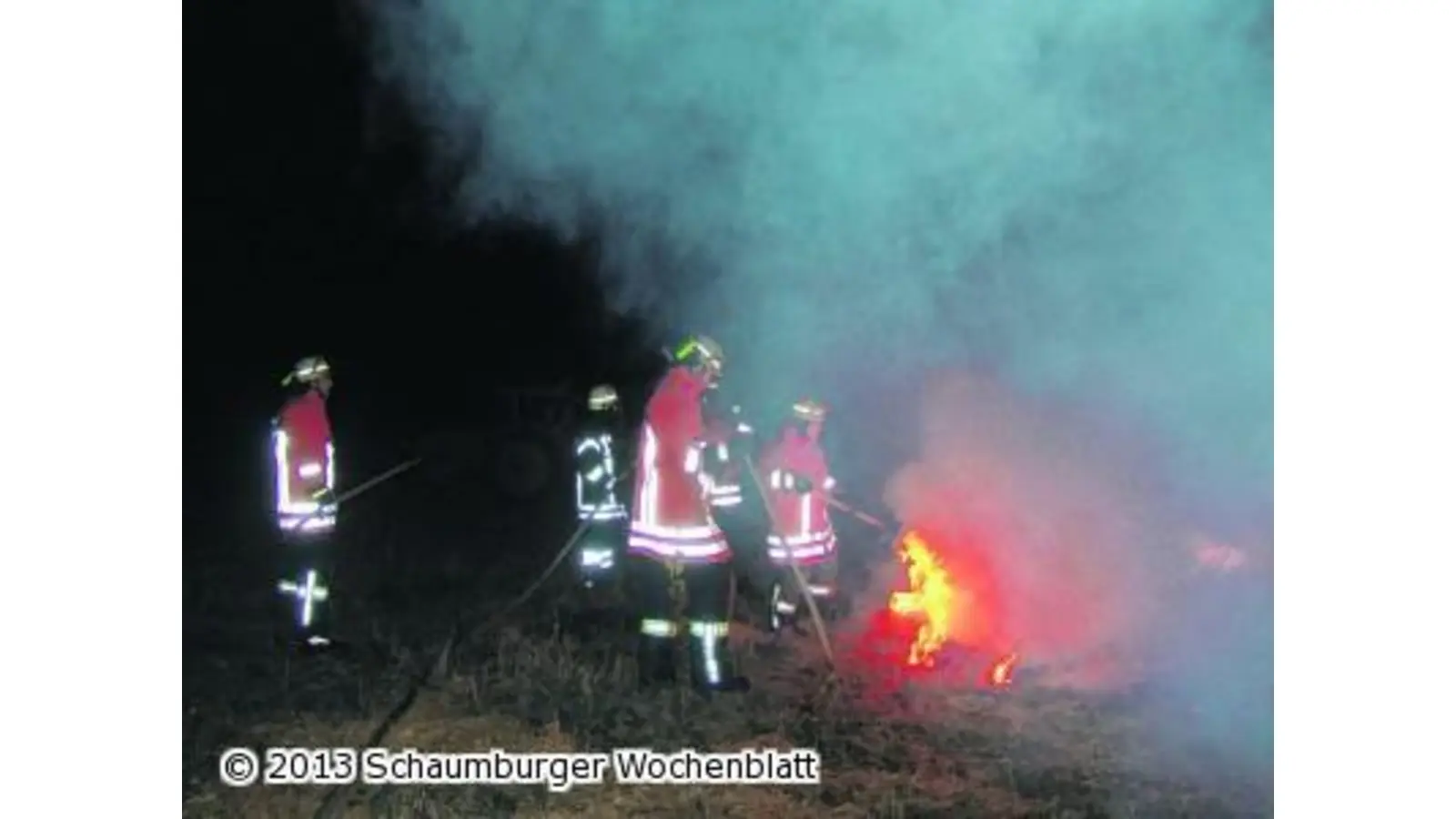 65 Strohballen in Flammen (Foto: mh)
