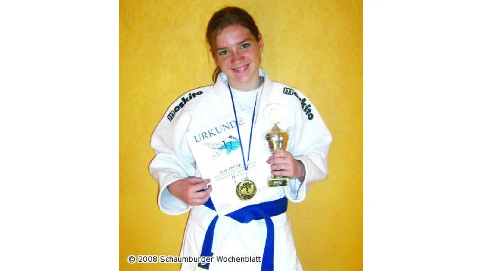Der Goldmedaille folgt ein Pokal (Foto: al)
