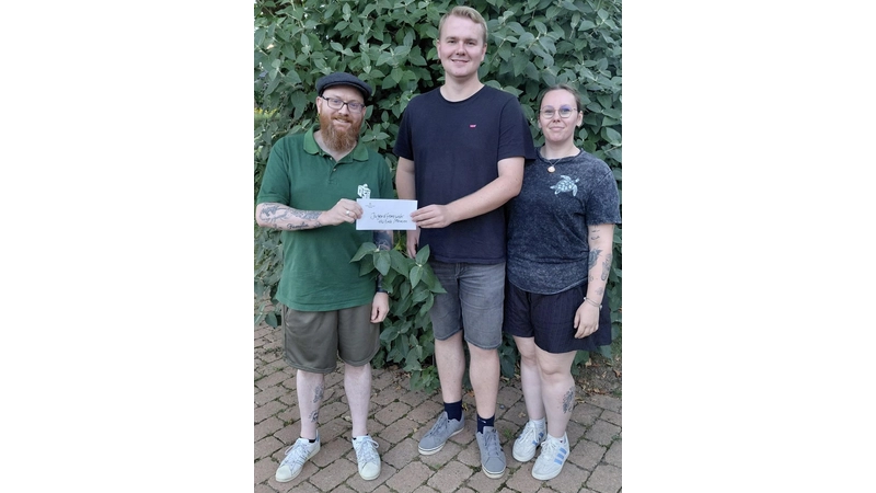 Pascal Hielscher, Mark Schwedhelm (FFW Hülsede), Jennifer Tüngler-Labenz (FFW Hülsede). (Foto: privat)