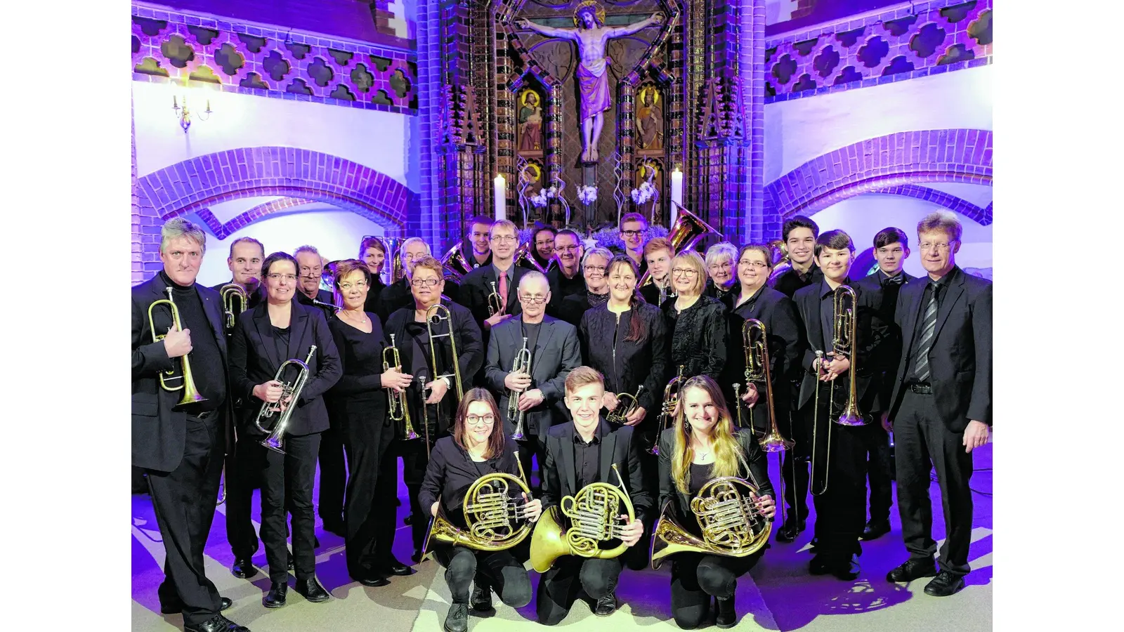 Meerbrass spielt in der Kirche (Foto: di)