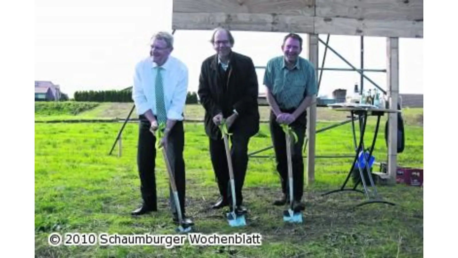 Großküchenbau startet mit erstem Spatenstich (Foto: wa)