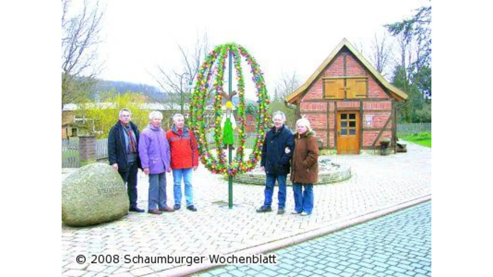 Erster Osterbaum in Steinbergen (Foto: km)
