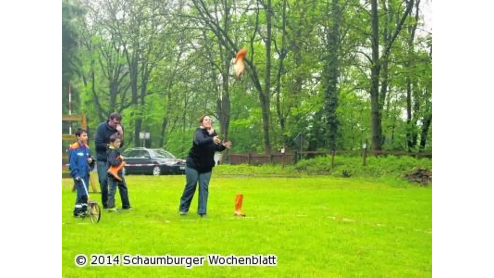 Gummistiefel fliegen erstaunlich weit (Foto: em)