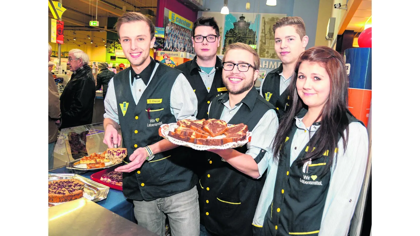 Allerhand Kuchen bis zum Abwinken (Foto: wa)
