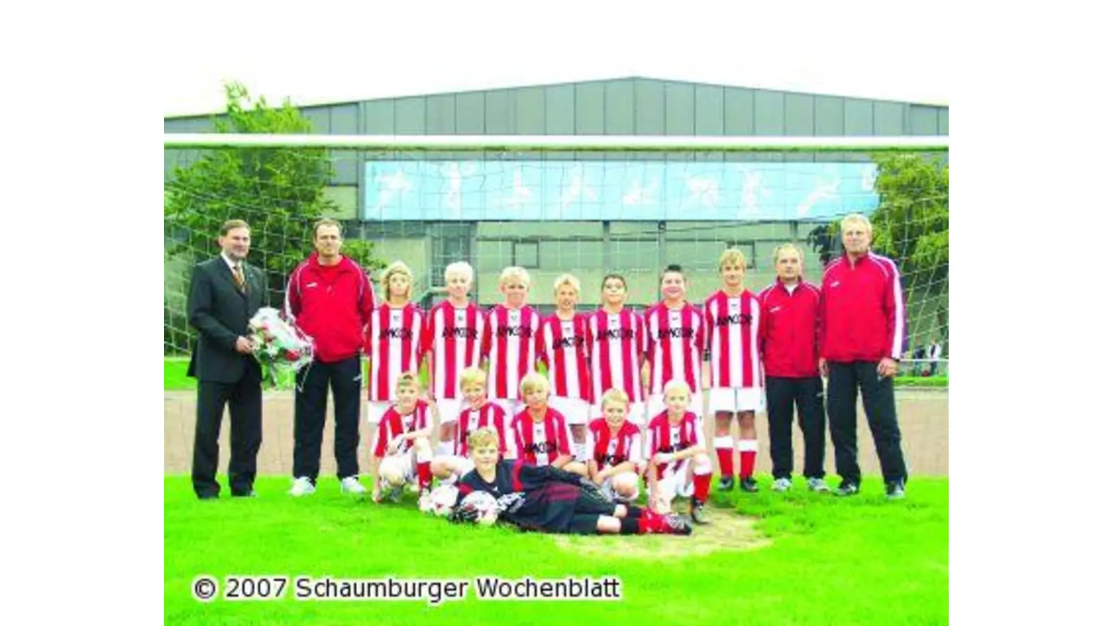 14 Spieler und ein Torwart im neuen Amcor-Outfit (Foto: ste)