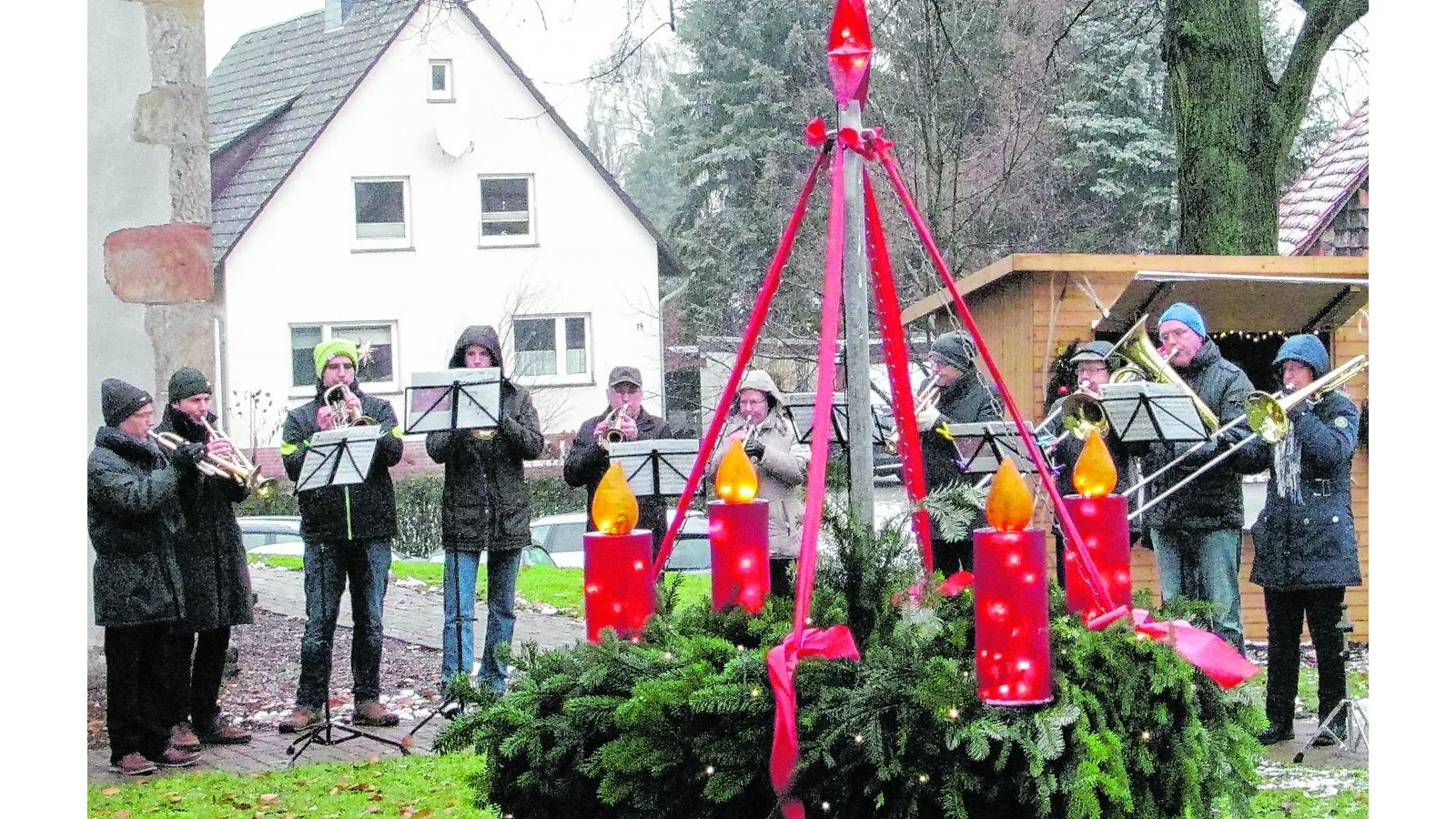 Schlange stehen am Kuchenbuffet (Foto: bt)