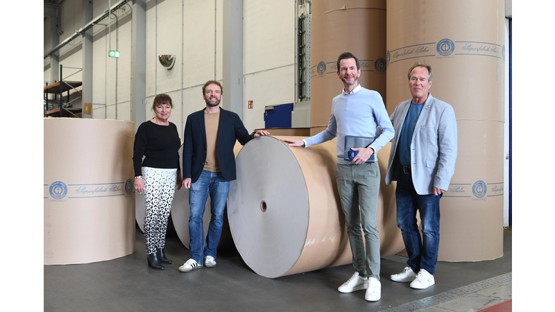 Gemeinsam mit Mediaberaterin Alina Buddensiek, besuchten wir mit Dennis Busche,Jörg Nielaczny und Verlagsleiter Kai Linnemann das Druckzentrum in Rodenberg. (Foto: nd)