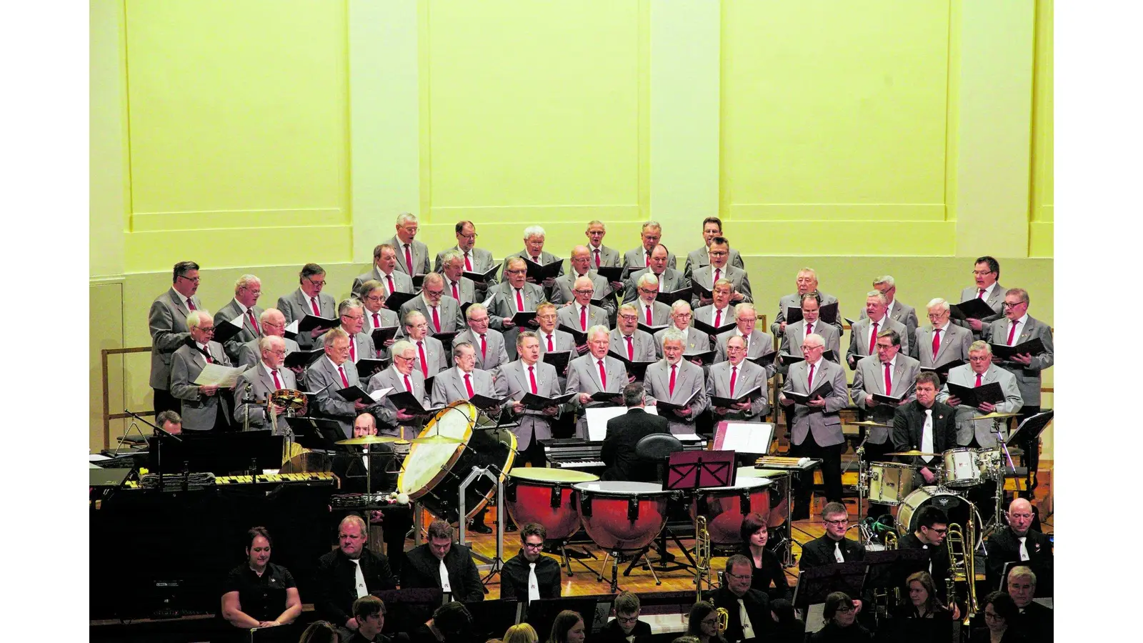 Über 300 Sänger und Musiker (Foto: bb)
