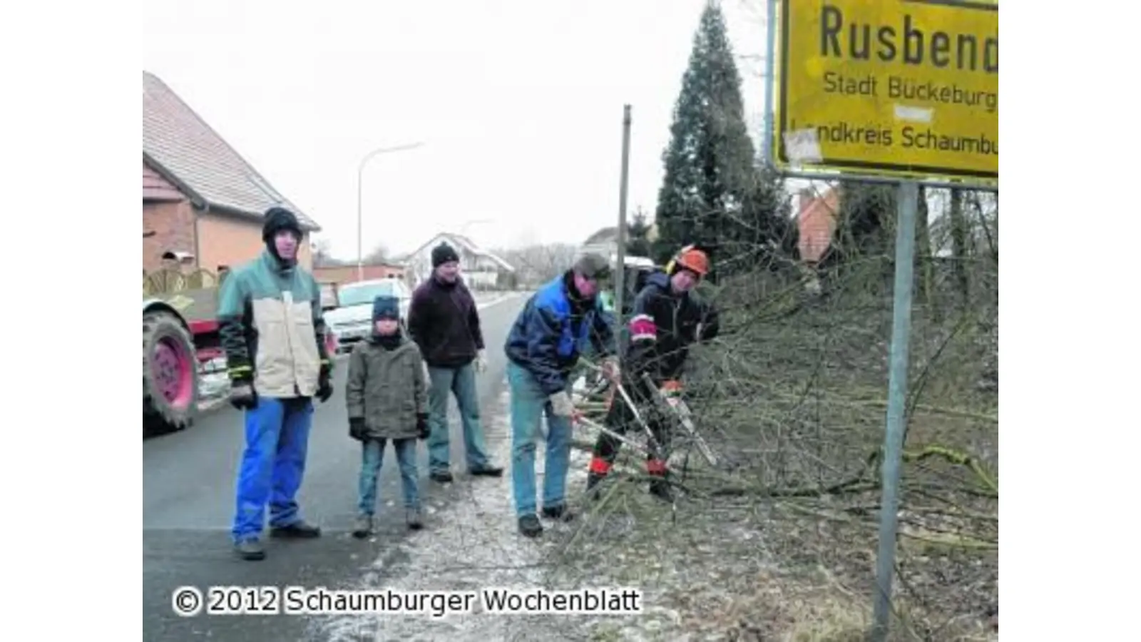 Ein erster Einsatz für die Dorfverschönerung (Foto: red)