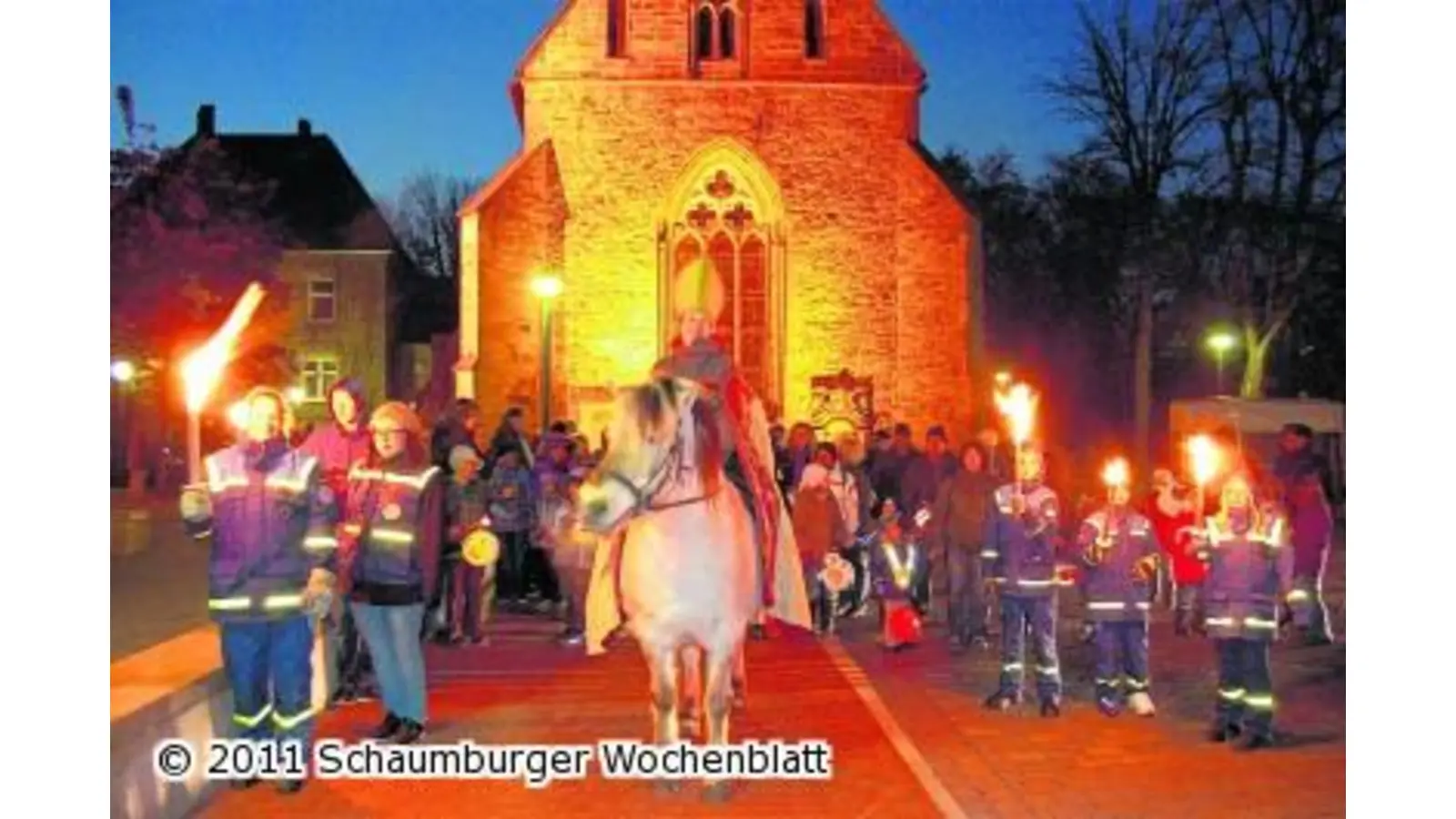 Eine kleine Flamme bringt Licht ins Dunkle (Foto: ste)