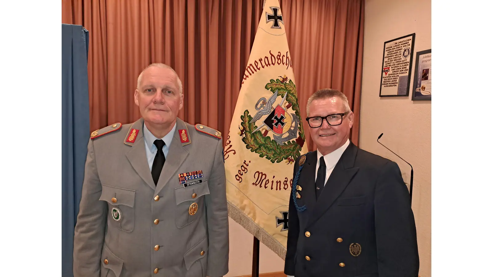Brigadegeneral Ullrich Spannuth und Oberbootsmann Olaf Rietenberg. (Foto: Christian Günther)
