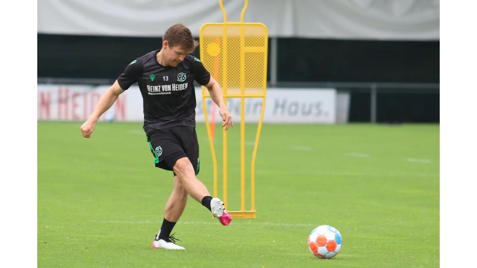 96 muss heute das Defensivbollwerk durchbrechen (Foto: bb)