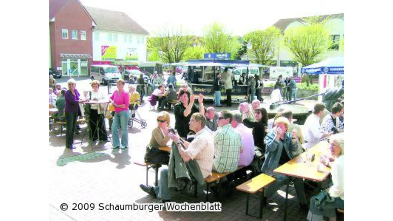 Bürgermeister spendiert den Maibaum zum Fest (Foto: pd)
