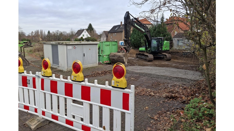 Zwischen der Mühlenstraße und der Amtsstraße wird kräftig gebaggert. (Foto: privat)