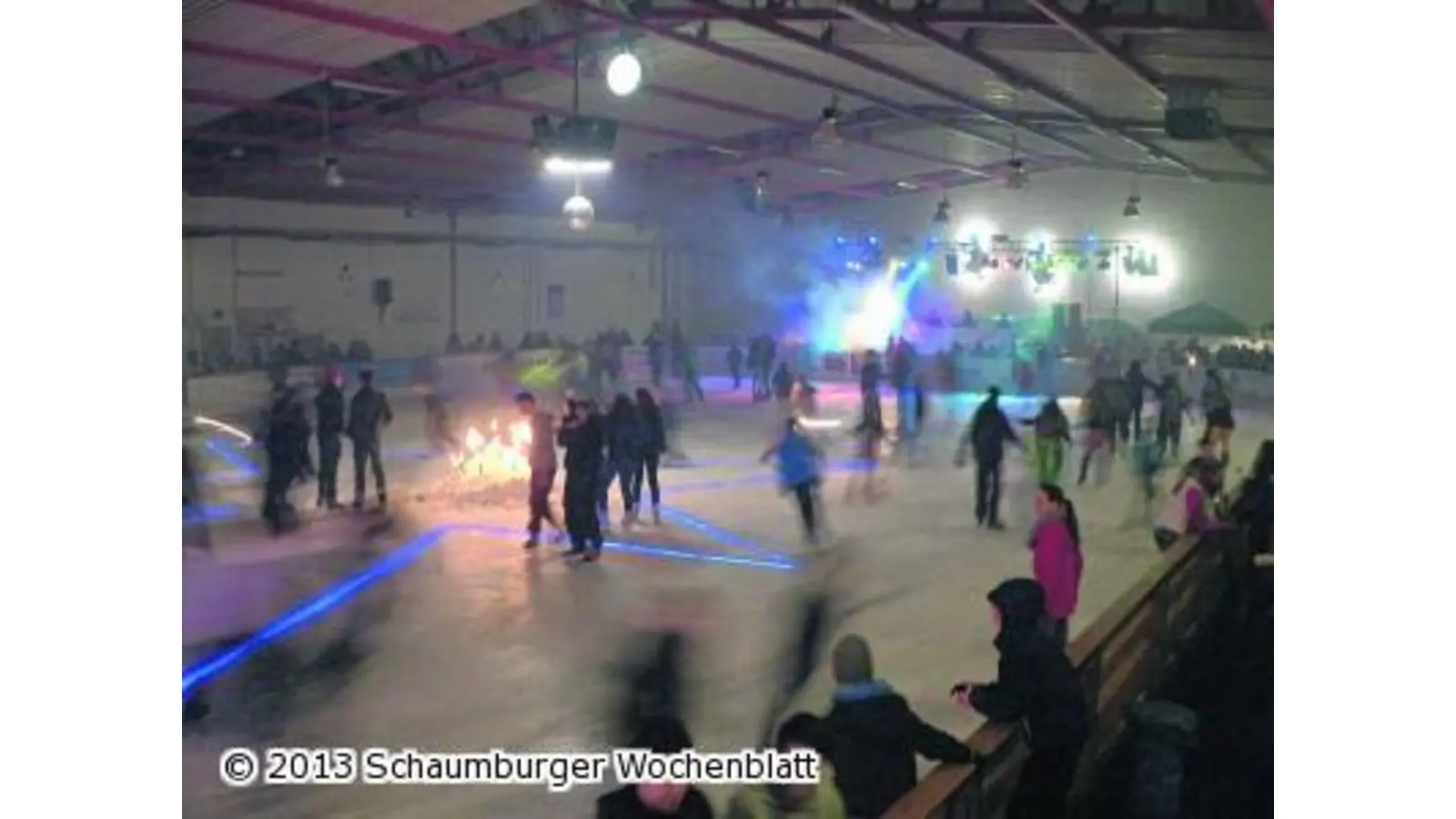 Nach dem brennenden Eis brodelt es in der Halle (Foto: al)