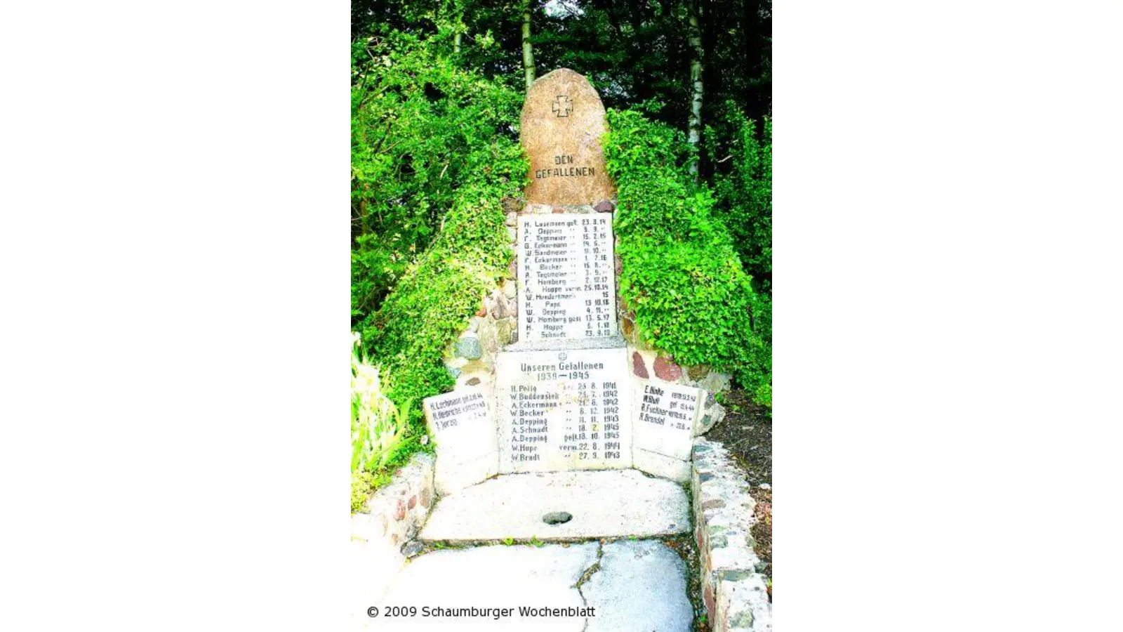 Kriegerdenkmal wird restauriert (Foto: ste)