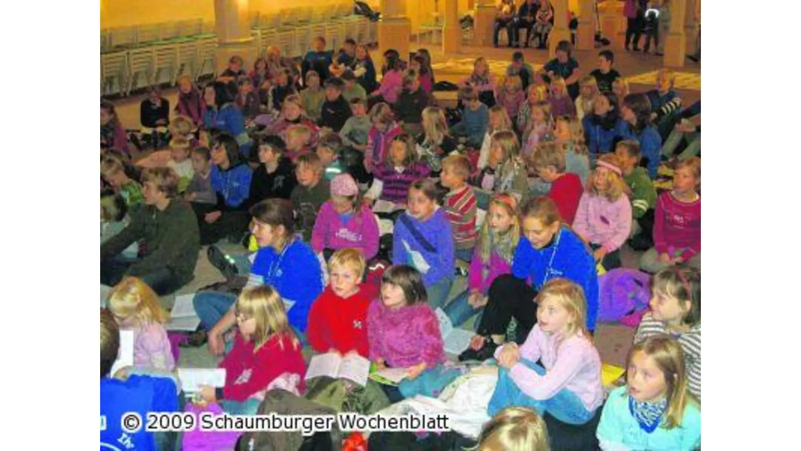 Betreuer begleiten die Kinder (Foto: red)