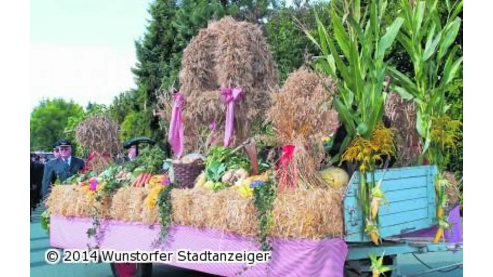 Dorfkirche wird wieder feierlich geschmückt (Foto: tau)