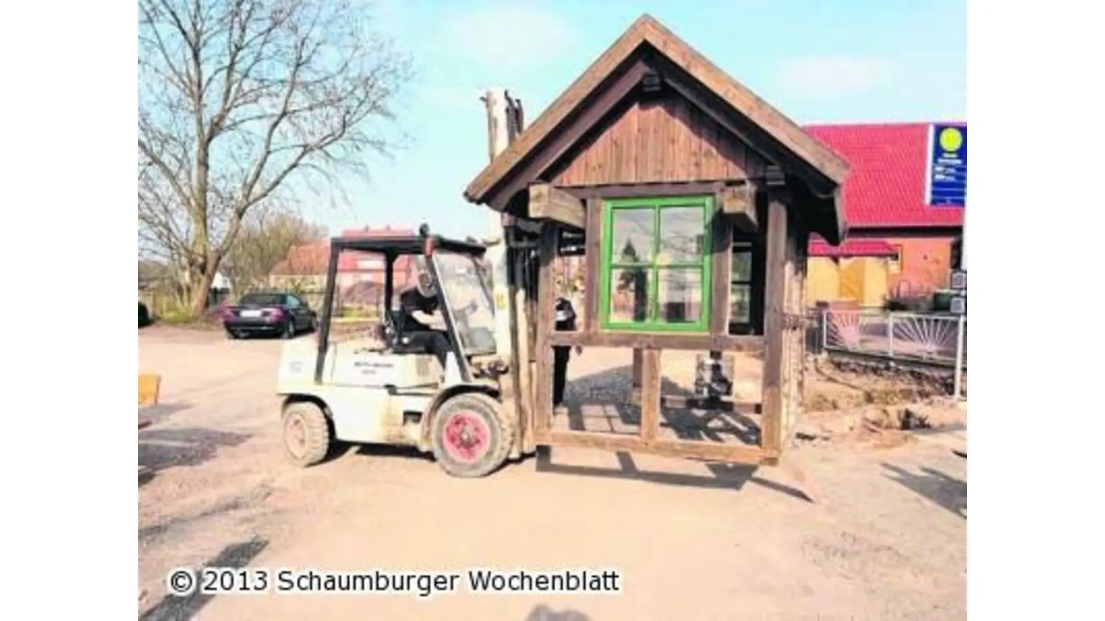 Freiwillige packen kräftig zu (Foto: us)