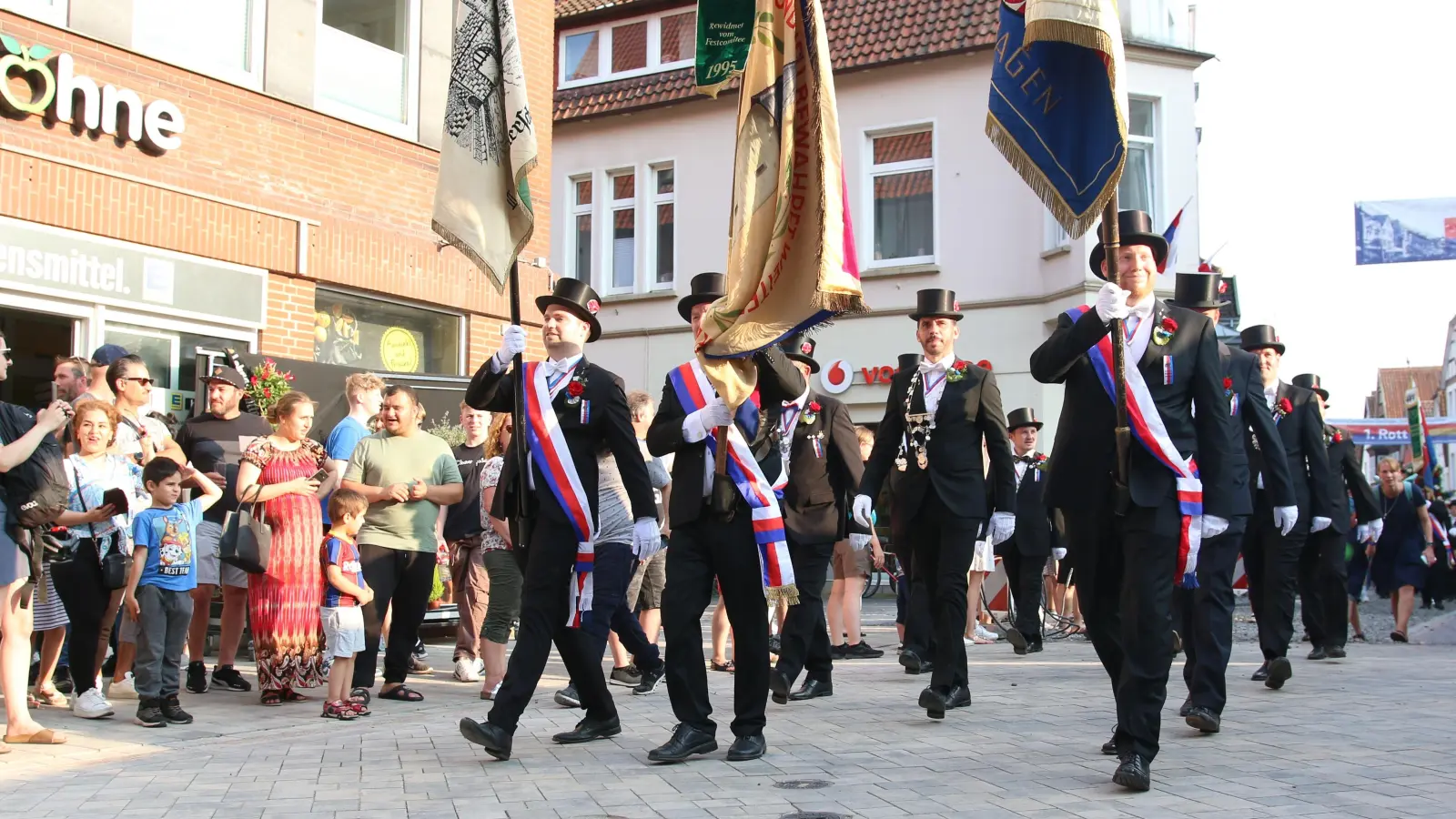 Erstmals wird in diesem Jahr ein Damenrott beim Stadthäger Schützenfest mitmarschieren.  (Foto: bb)