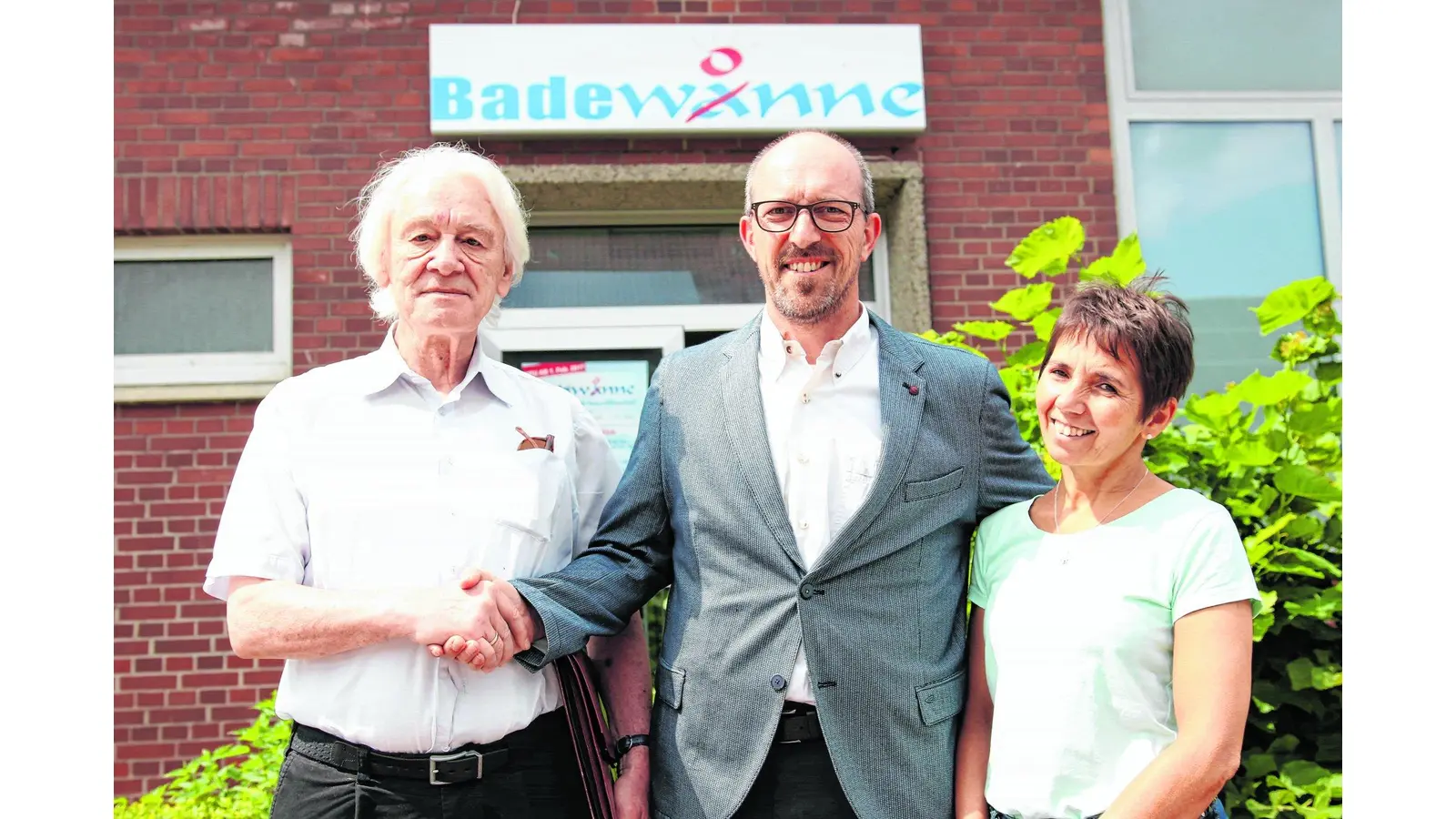 Badewonne und Yogazentrum kooperieren (Foto: red)