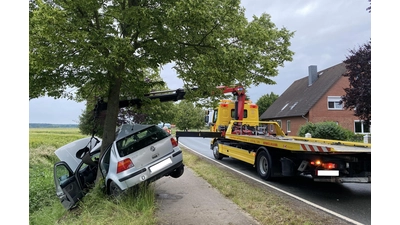 Die Polizei sucht Zeugen des schweren Verkehrsunfalls in der Gemarkung Nordsehl. (Foto:  Jan-Christoph Tielking (FFw))