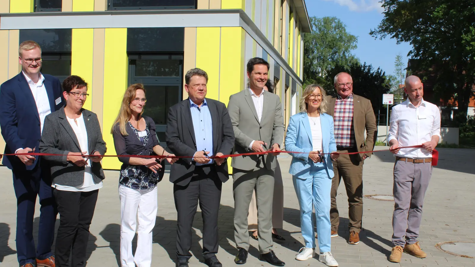 Offizielle Eröffnung der Kinder- und Psychiatrie mit Minister Andreas Philippi und Regionspräsident Steffen Krach. (Foto: wb)