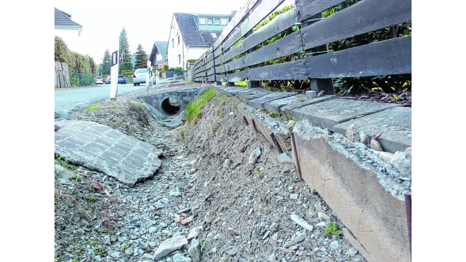 Rohre sollen Wassersorgen lindern (Foto: al)