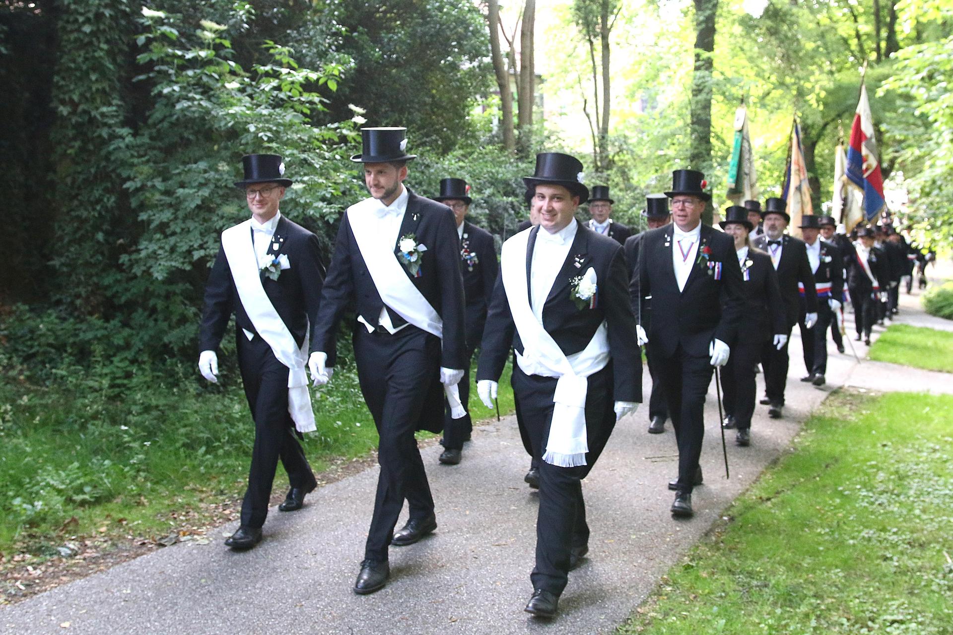 Die Stadthäger haben am Mittwoch den Start des Schützenfestes fröhlich gefeiert.  (Foto: bb)