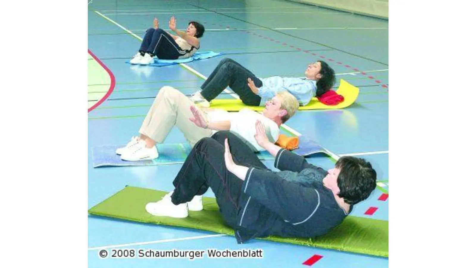 Frauen informieren sich über Sportangebote (Foto: wtz)