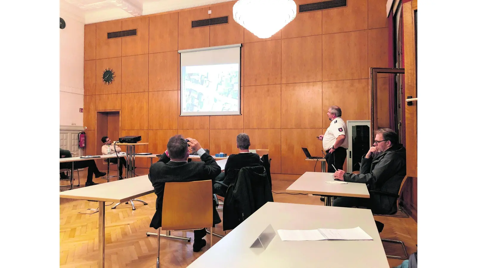 Kreisel ist vom Tisch (Foto: red)