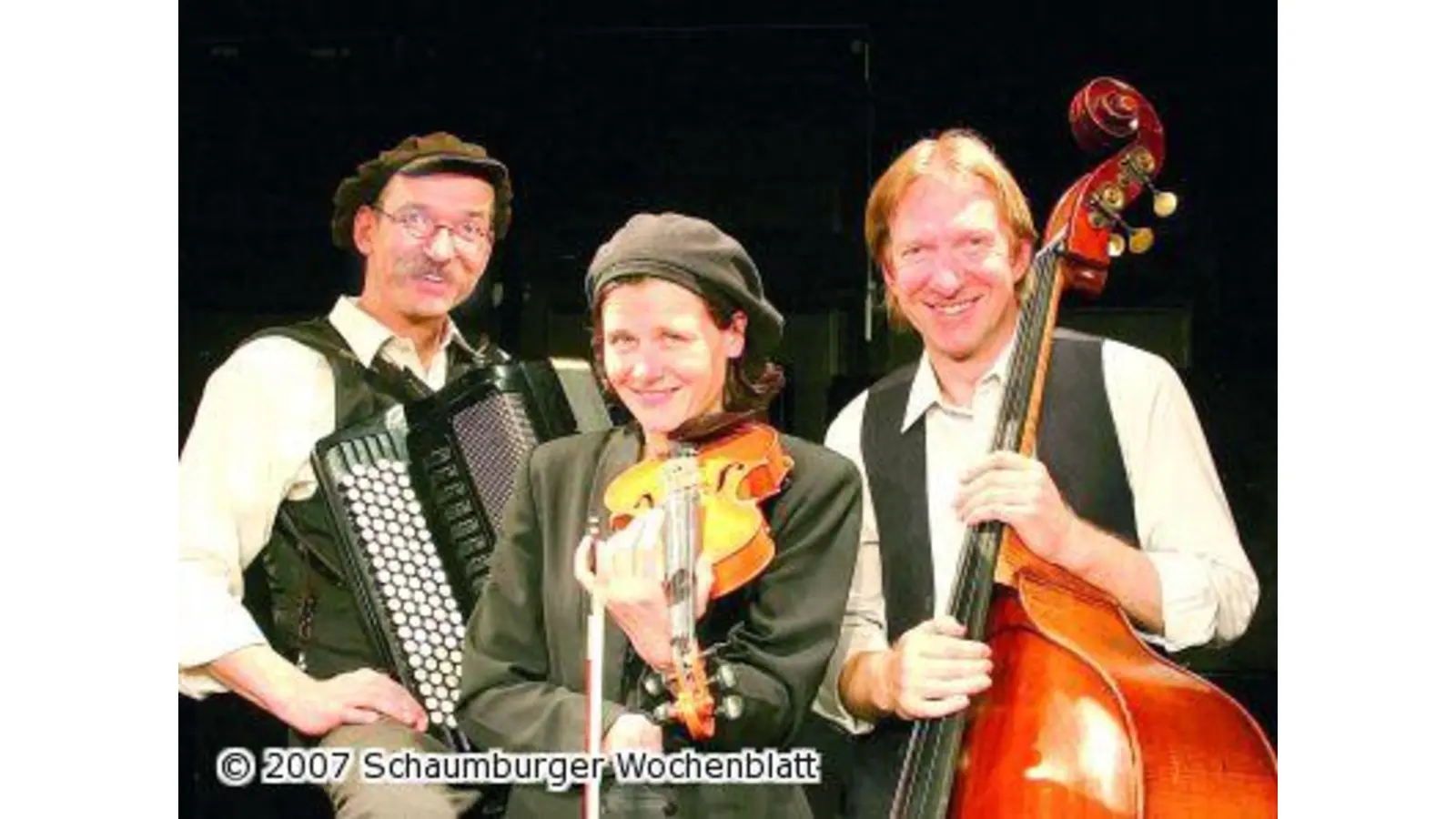 Musik im Kerzenschein in der Kirche (Foto: tt)