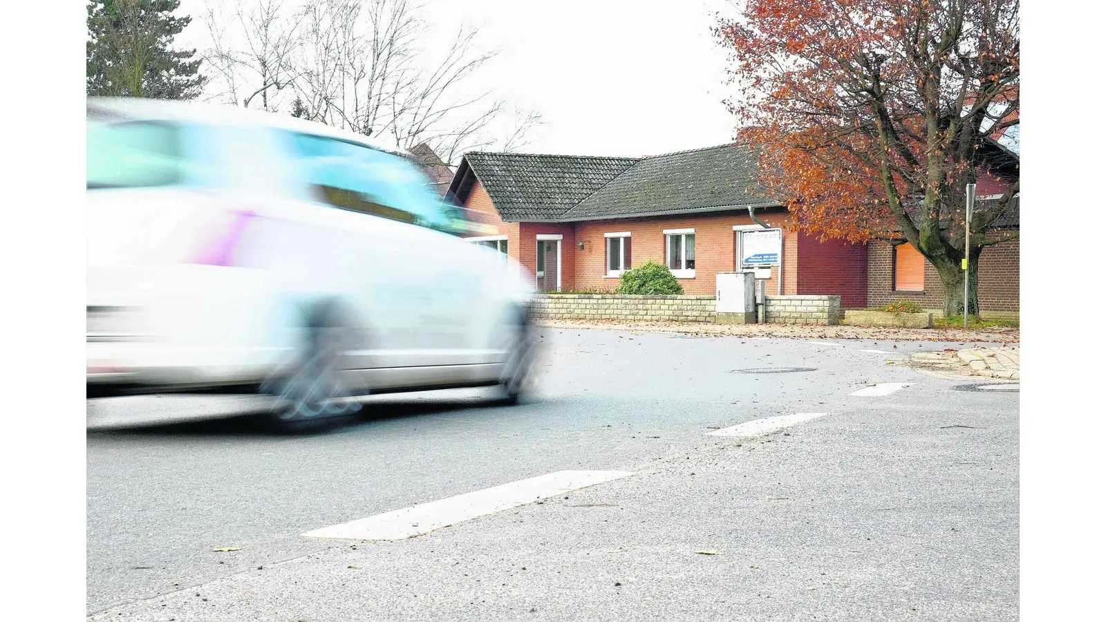 Richtungstafeln sollen Ortsdurchfahrt sicherer machen (Foto: red)
