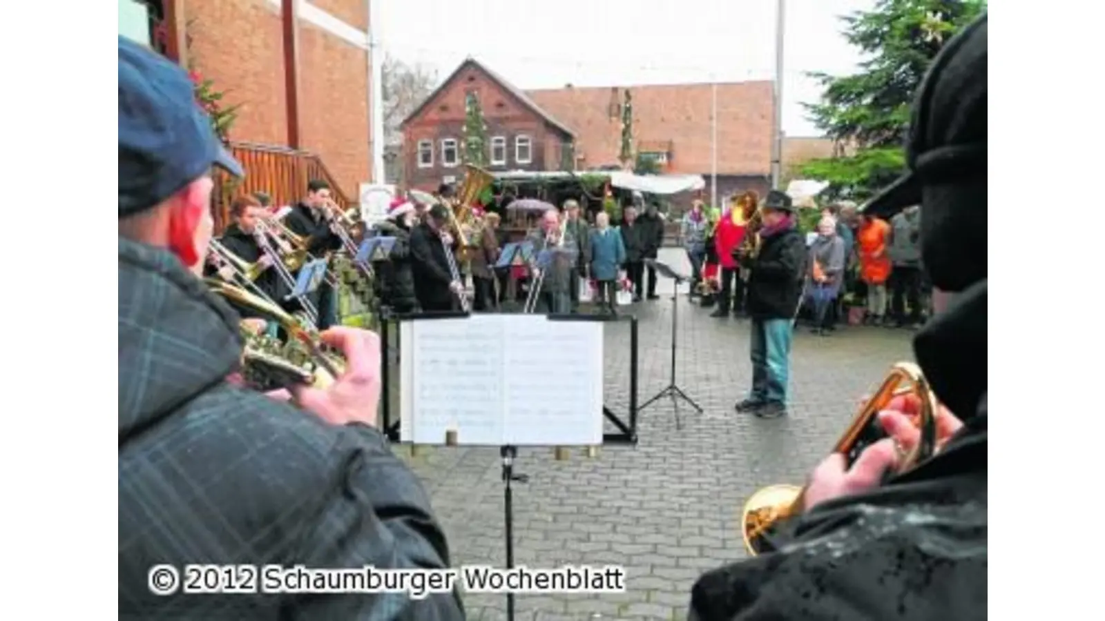 Kirchengemeinde und Vereine gestalten einen Weihnachtsmarkt (Foto: wtz)