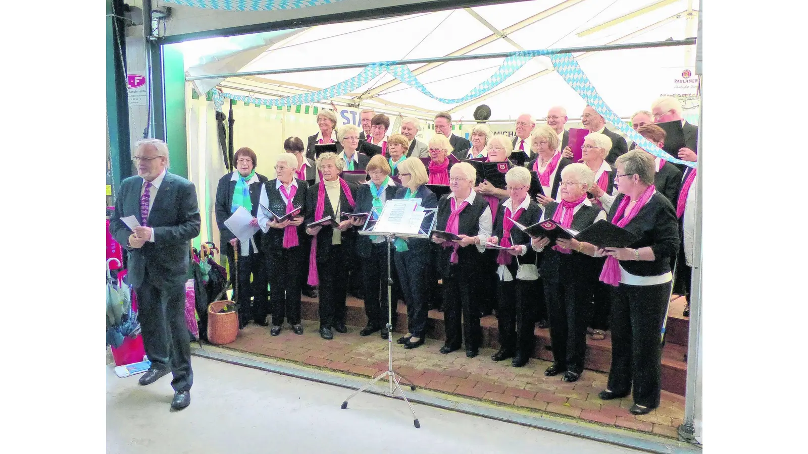 Feiern nach dem Konzert (Foto: al)