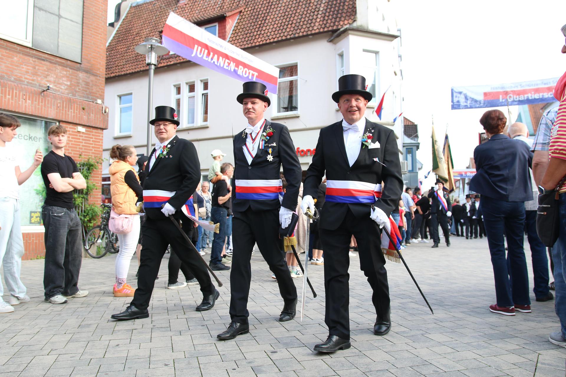 Die Stadthäger sind am Mittwoch in ihr Schützenfest eingestiegen.  (Foto: bb)