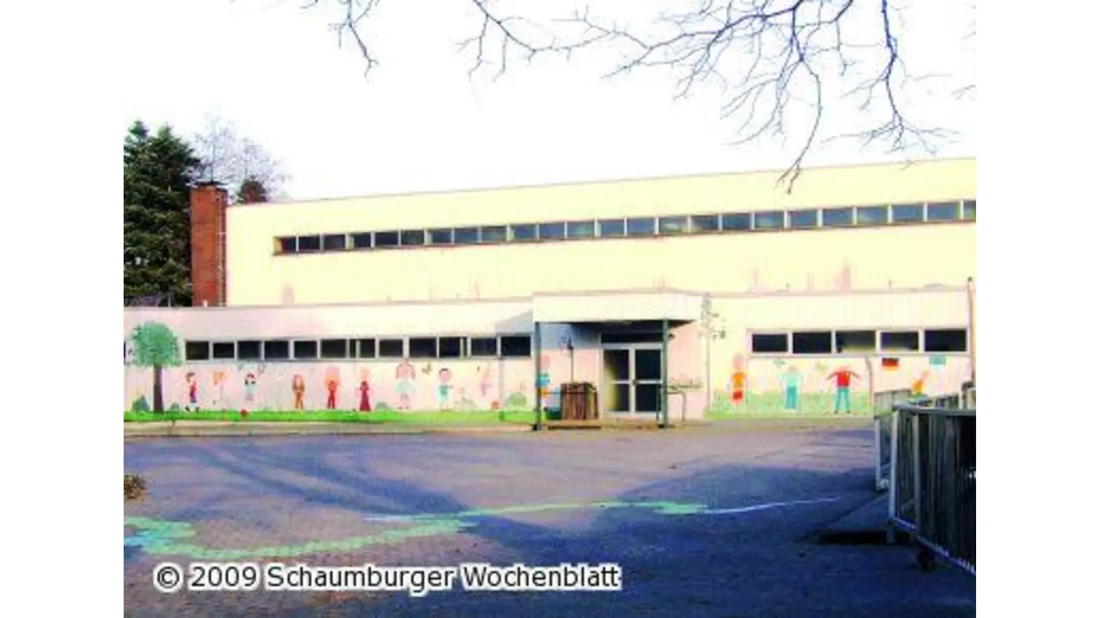 Tribüne für Halle vom Tisch (Foto: tt)