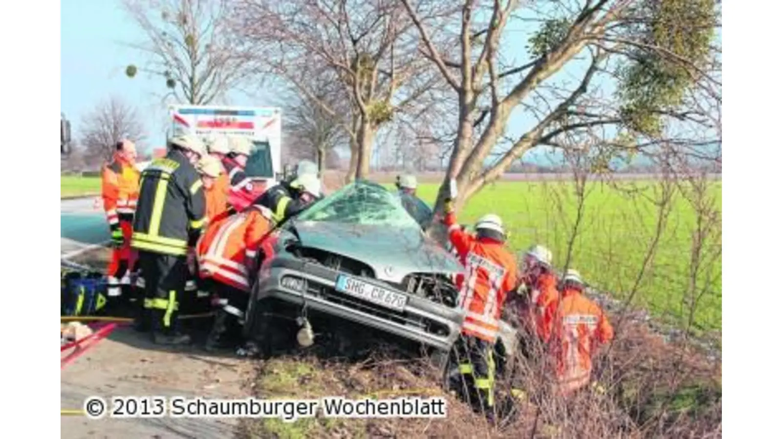 Schwerverletzter nach Unfall im Auto eingeklemmt (Foto: ag)