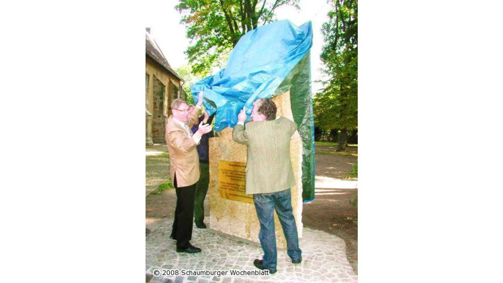 Gedenkstein feierlich enthüllt (Foto: red)
