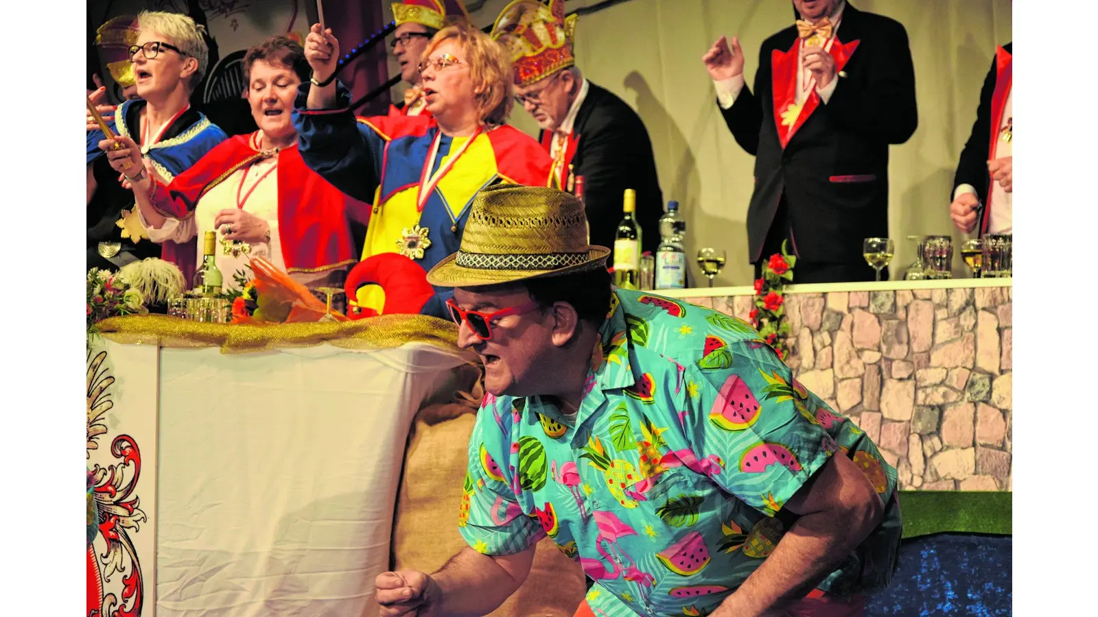 Zelt und Mehrzweckhalle als Interimslösung (Foto: red)