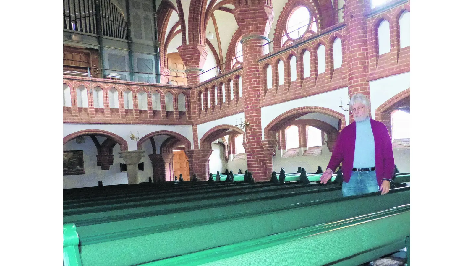 Kleine Käfer knabbern in der Kirche (Foto: al)